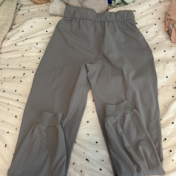 Dark gray lulu joggers - Picture 2 of 2